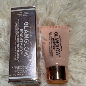 GLAMGLOW BRIGHTMUD Dual-Action Exfoliating Treatment